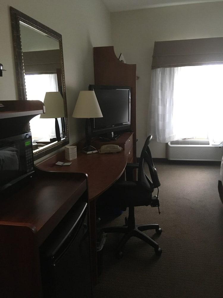 מינוט Sleep Inn & Suites Conference Center And Water Park מראה חיצוני תמונה