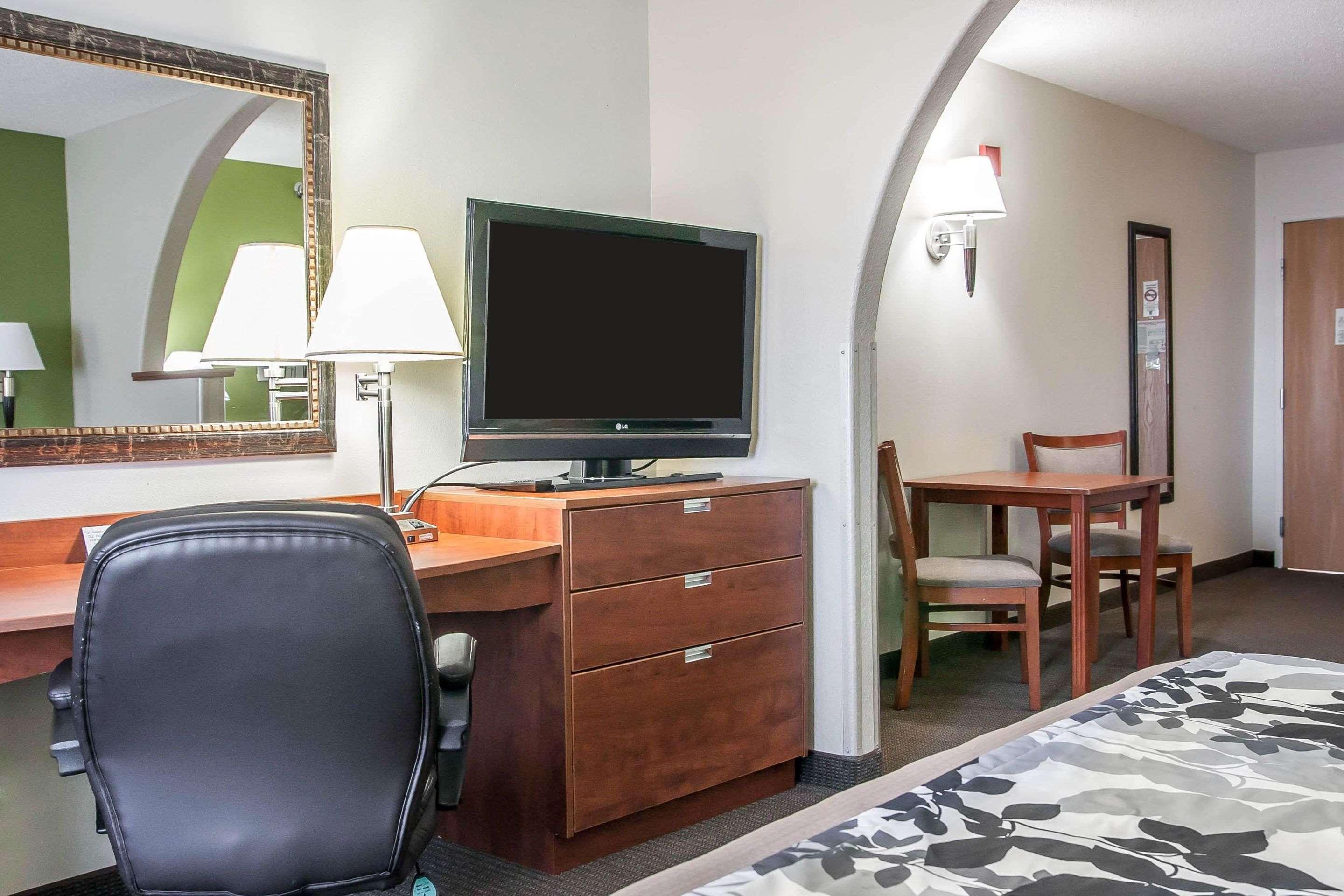 מינוט Sleep Inn & Suites Conference Center And Water Park מראה חיצוני תמונה
