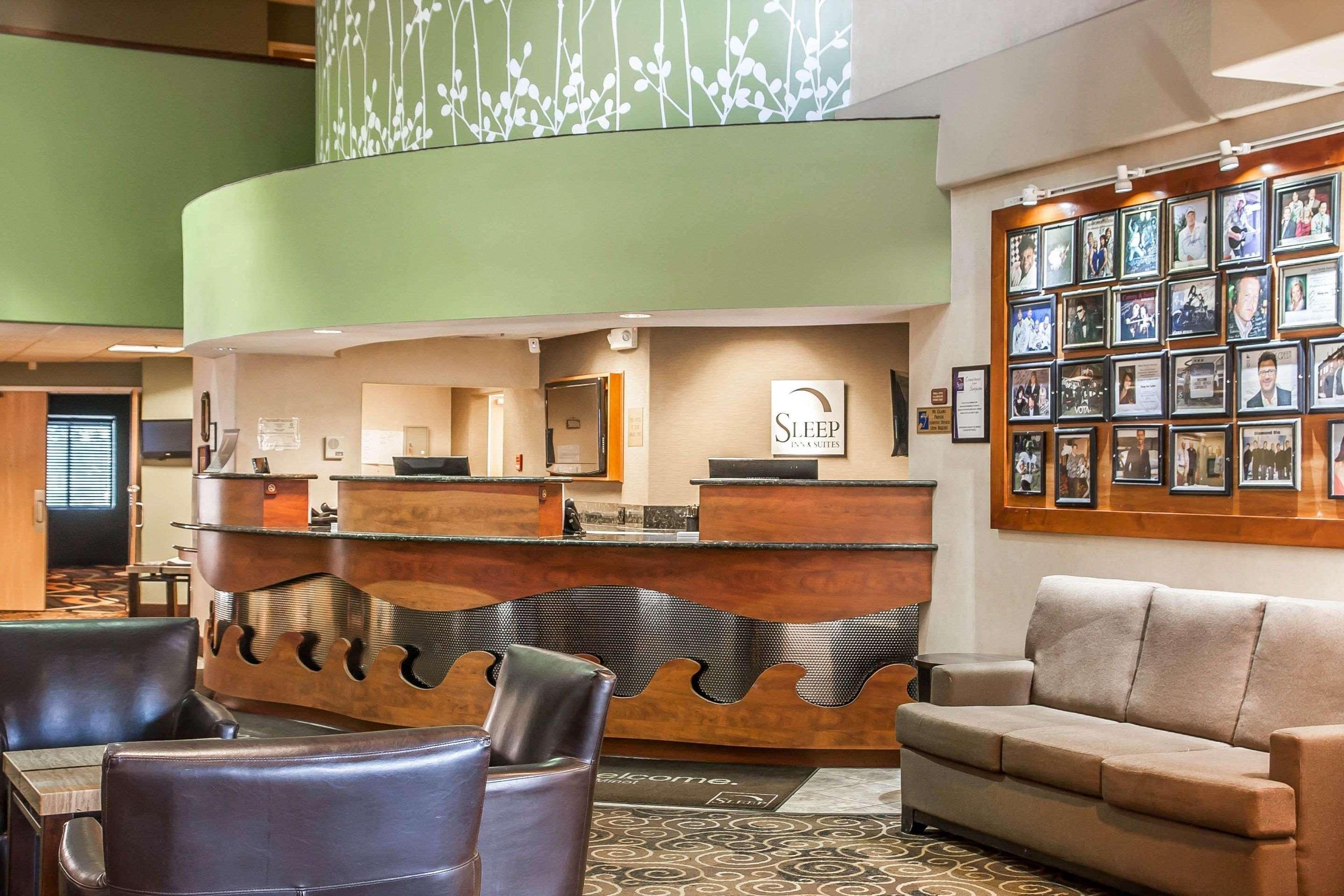 מינוט Sleep Inn & Suites Conference Center And Water Park מראה חיצוני תמונה