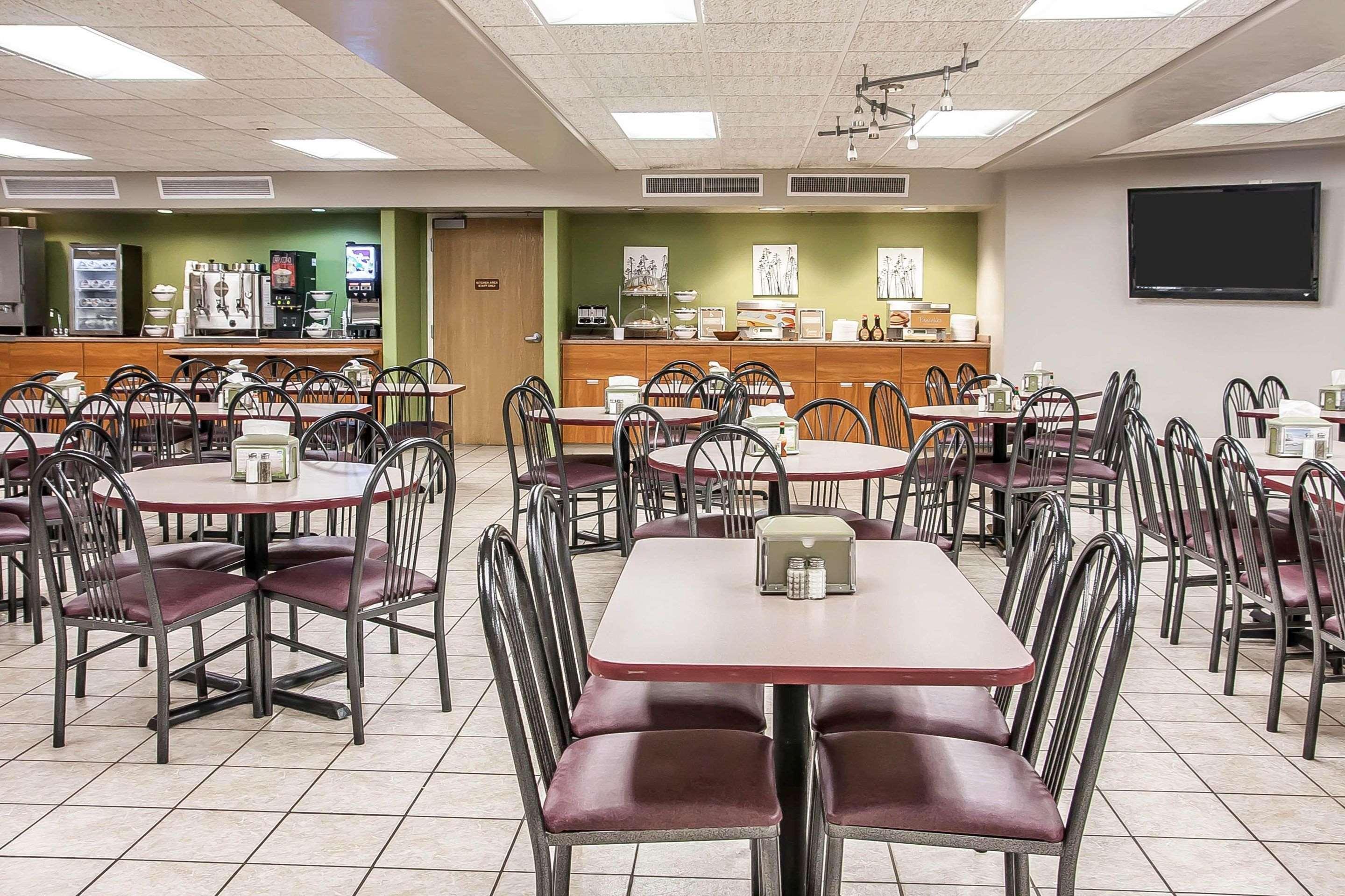 מינוט Sleep Inn & Suites Conference Center And Water Park מראה חיצוני תמונה