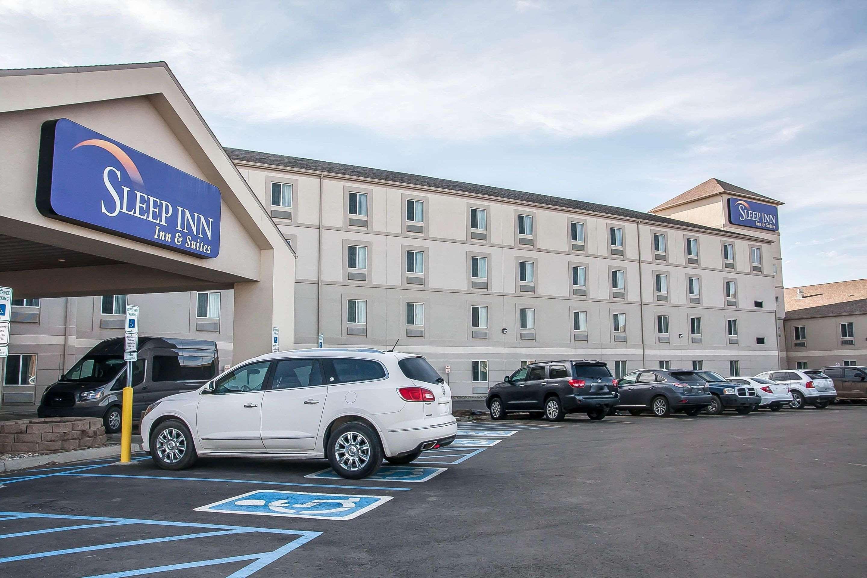 מינוט Sleep Inn & Suites Conference Center And Water Park מראה חיצוני תמונה
