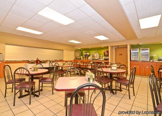 מינוט Sleep Inn & Suites Conference Center And Water Park מסעדה תמונה