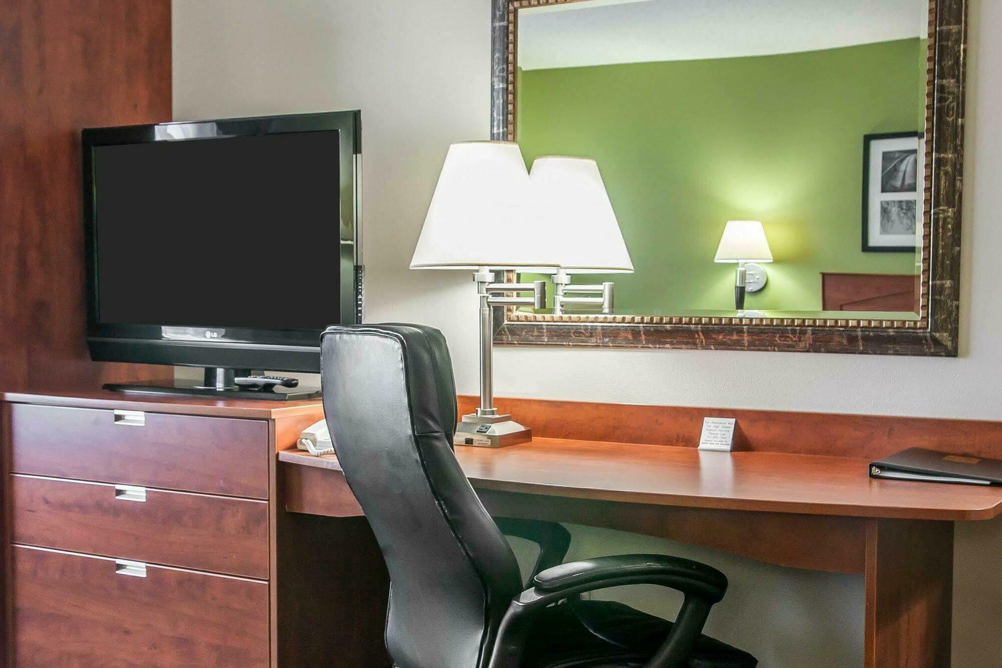 מינוט Sleep Inn & Suites Conference Center And Water Park מראה חיצוני תמונה